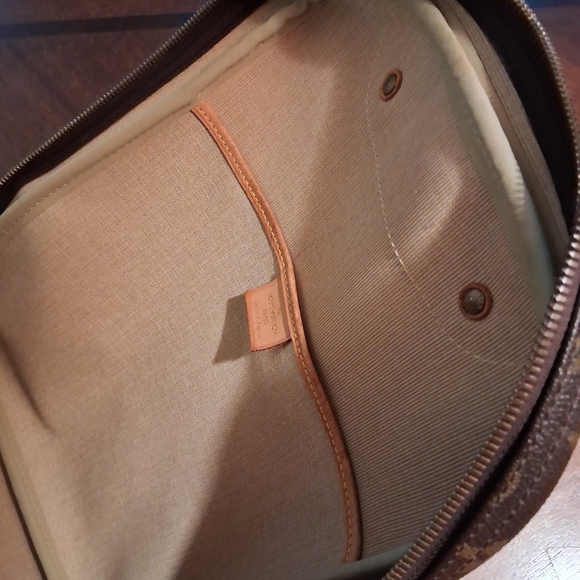 Louis Vuitton Brown Monogram Men's Bag - Picture 13 of 16